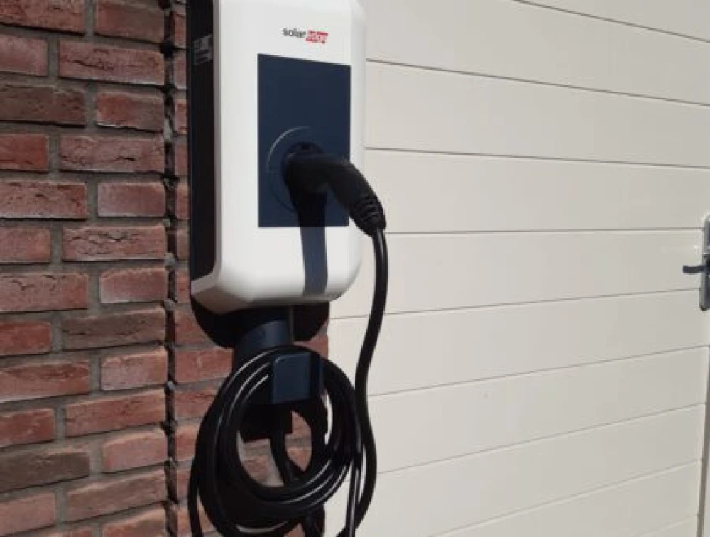 PV panelen en laadpaal Arnhem